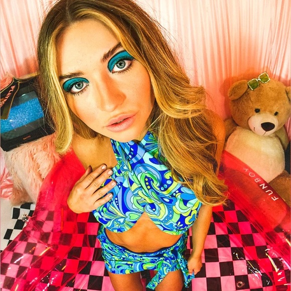 Alpine Butterfly Celine Top in Psychedelic Paisley - Picture 4 of 5